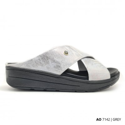 D42 Model AO 7142 - Orthotic Sandals